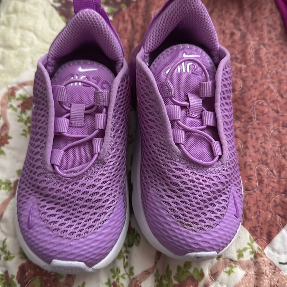 Nike girl shoes